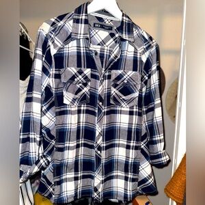 BKE Standard Fit Snap Button Flannel Shirt - Blue, White & Black Plaid size M